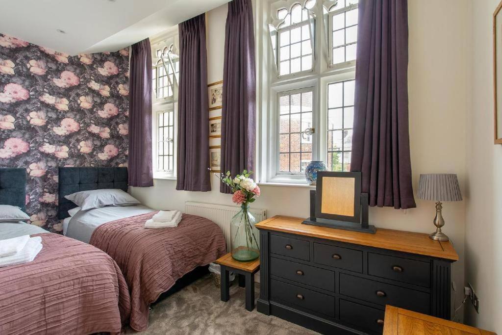 The Most Central Apartment In Canterbury Stunning Interiors, Fully Equipped, City Views And Free Wifi! Εξωτερικό φωτογραφία