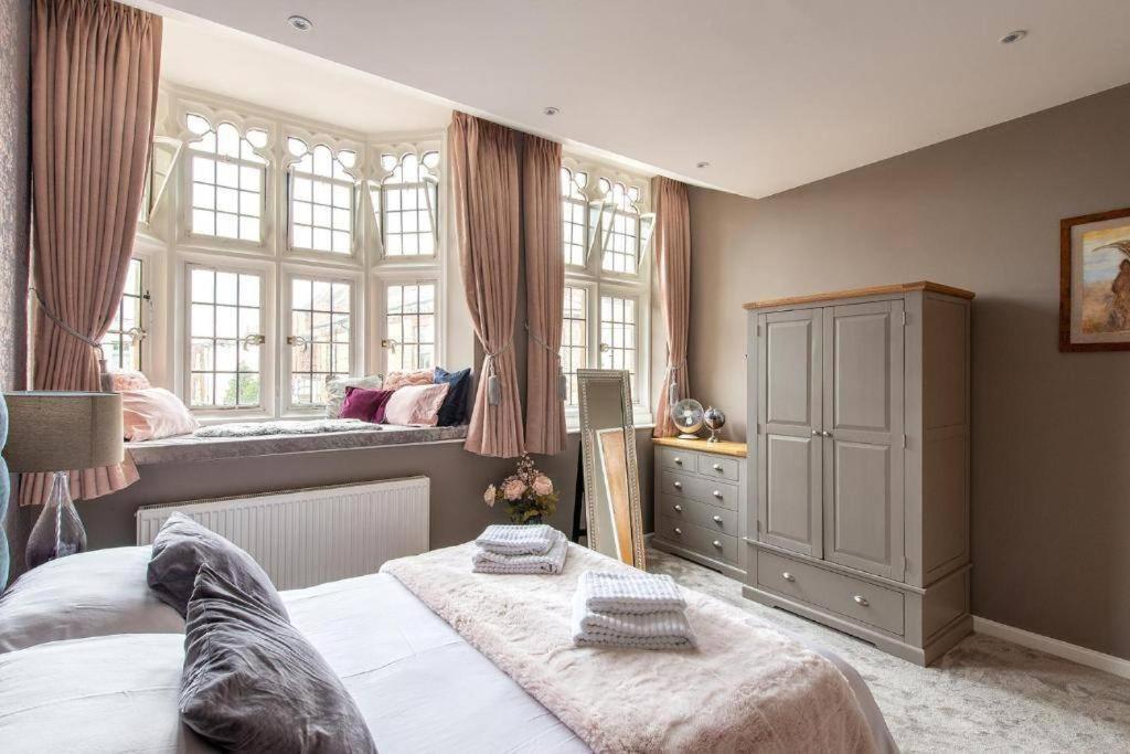 The Most Central Apartment In Canterbury Stunning Interiors, Fully Equipped, City Views And Free Wifi! Εξωτερικό φωτογραφία