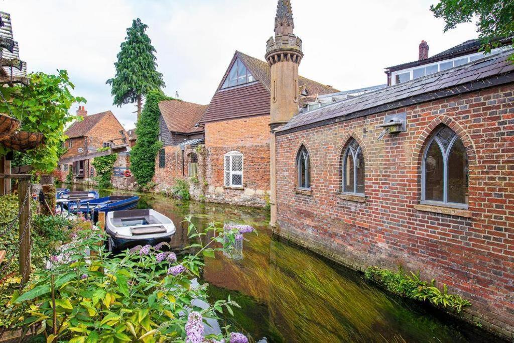 The Most Central Apartment In Canterbury Stunning Interiors, Fully Equipped, City Views And Free Wifi! Εξωτερικό φωτογραφία