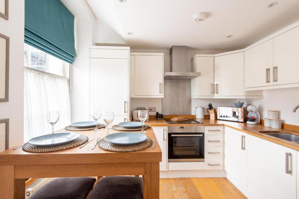 The Most Central Apartment In Canterbury Stunning Interiors, Fully Equipped, City Views And Free Wifi! Εξωτερικό φωτογραφία